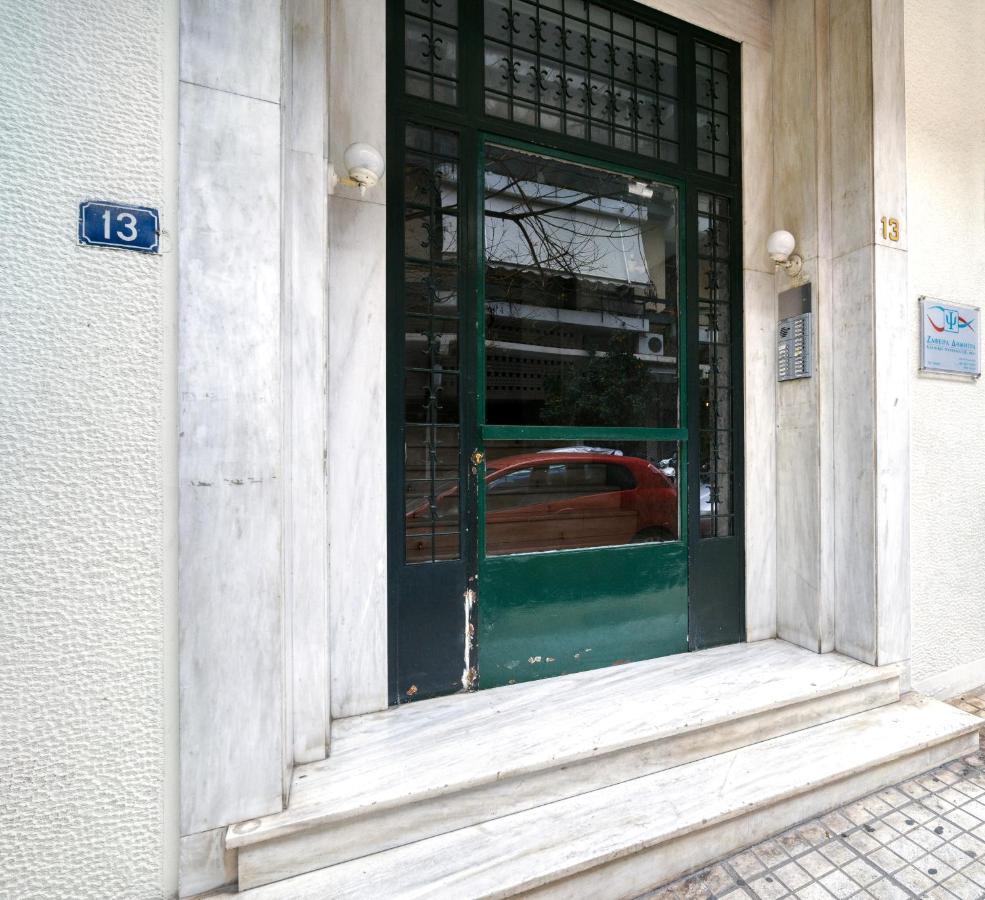 Stylish, Sunny New 2 Bedroom, Prime Central Афины Экстерьер фото
