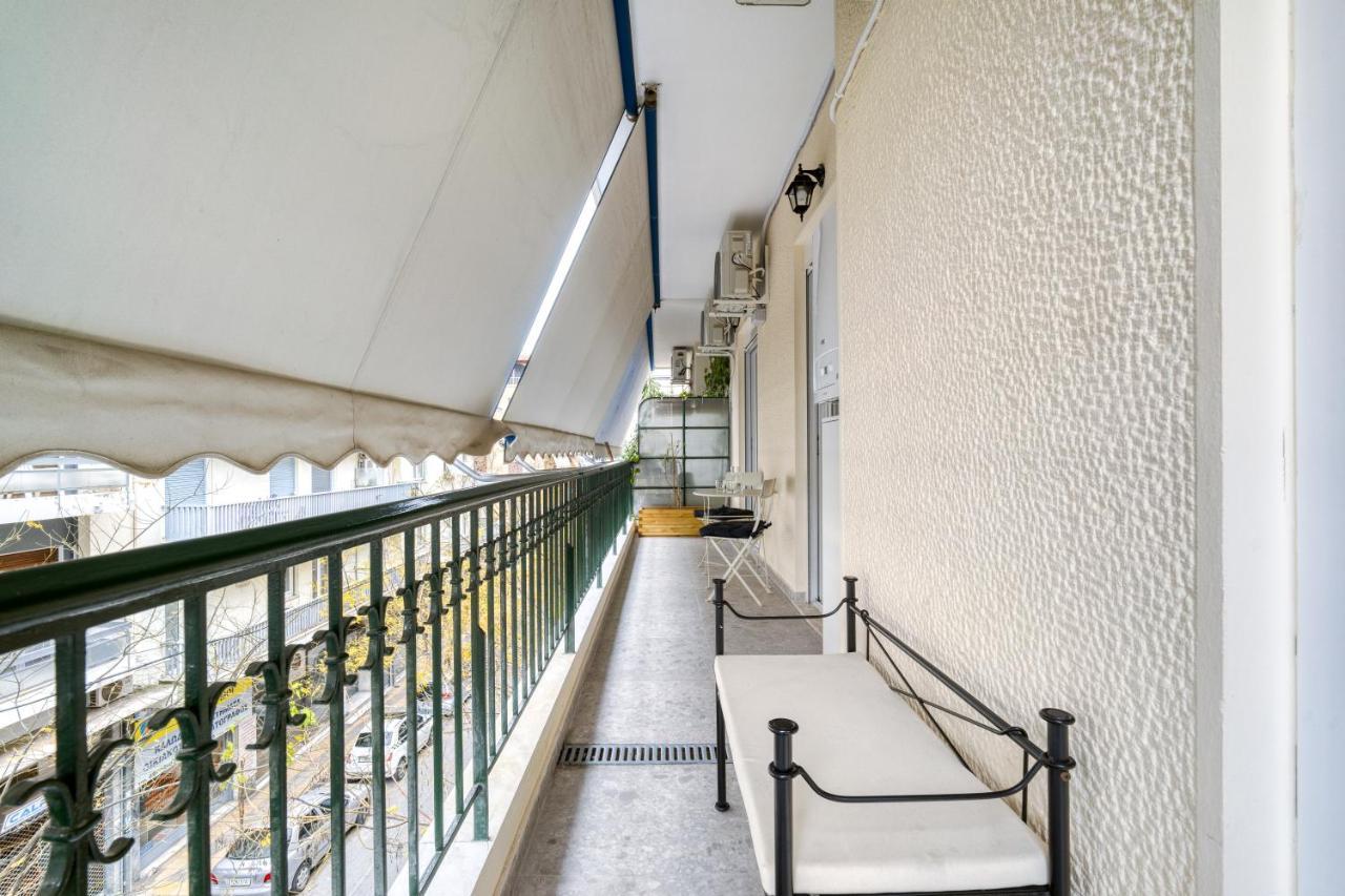Stylish, Sunny New 2 Bedroom, Prime Central Афины Экстерьер фото